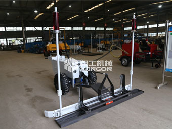 客戶廠房施工，小型激光整平機(jī)助“一臂之力”