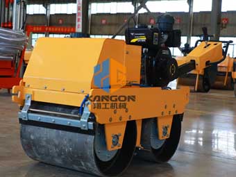 惡劣環(huán)境操作小型壓路機的注意事項有哪些？