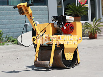 為什么別人家小型壓路機(jī)長(zhǎng)壽？秘訣在這里！