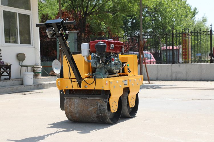 為什么小型壓路機會漏油？該如何解決？