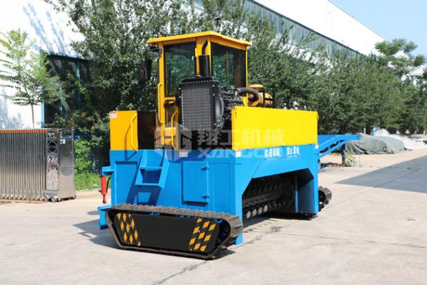 翻堆機對物料均勻翻堆攏堆，也可疏松